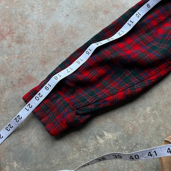VTG Pendleton Wool Plaid Button Up Board Shirt Flap Pocket Loop Womens L HOLES! - Picture 6 of 12